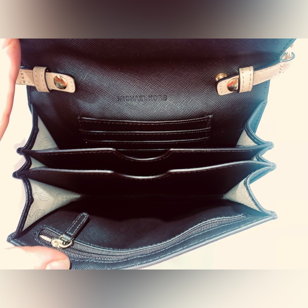 MICHAEL KORS | Purse | Brown Crossbody Bag with Gold Metal Hardware - Picture 4 of 16
